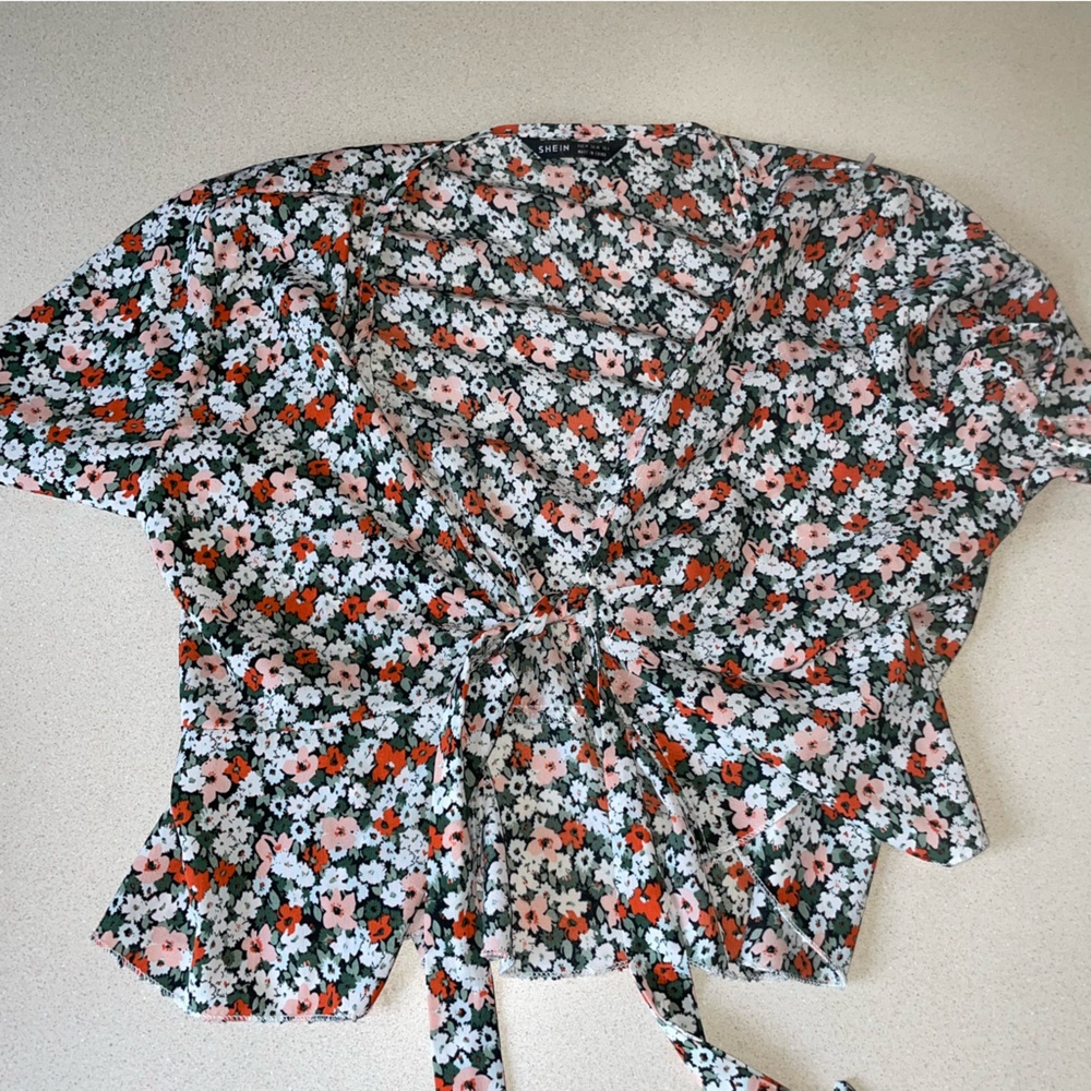 Cute floral top